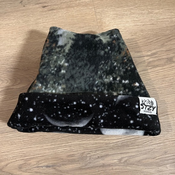 Custom Hand Sewn 4 Point Fleece Reversible Beanie - Picture 12 of 14